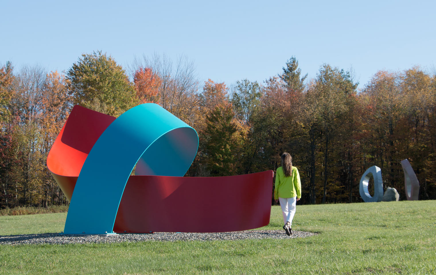 Threading the Needle, 2018, 11' x 13' x 20' Threading the Needle, 2018, 11' x 13' x 20'